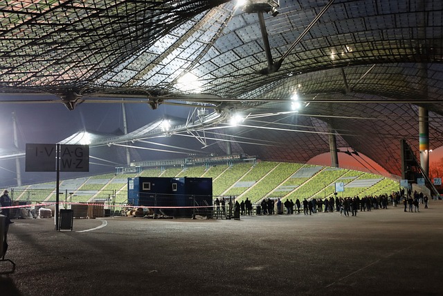 拉齐奥球迷抗议俱乐部导致球场空荡荡，洛蒂托：我不接受威胁